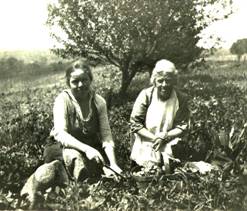 Edith Nuttal & Kate Campbell.jpg